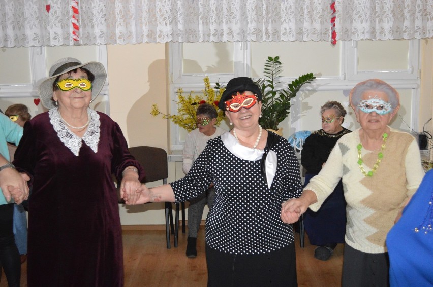 Karnawałowa zabawa seniorów w Żalinowie [zdjęcia]