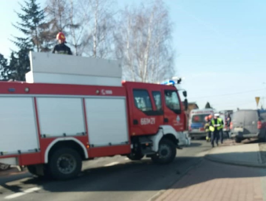 Trzy auta zderzyły się na ulicy Czyżowickiej w Wodzisławiu...