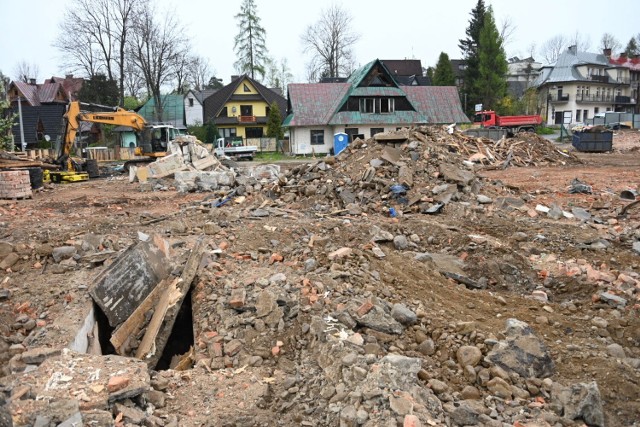 Na Kamieńcu w Zakopanem rozpoczęły się prace przygotowawcze przed budową nowego bloku komunalnego
