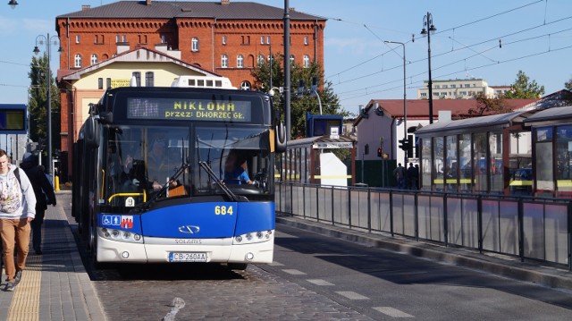 Przypominamy, że na podstawie Uchwały Rady Miasta Bydgoszczy podróżowanie komunikacją miejską w Bydgoszczy dniu Wszystkich Świętych będzie bezpłatne