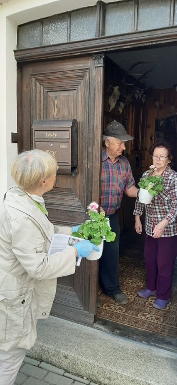 Krobia. Kwiatek serdeczności zawitał do krobskich seniorów [ZDJĘCIA] 