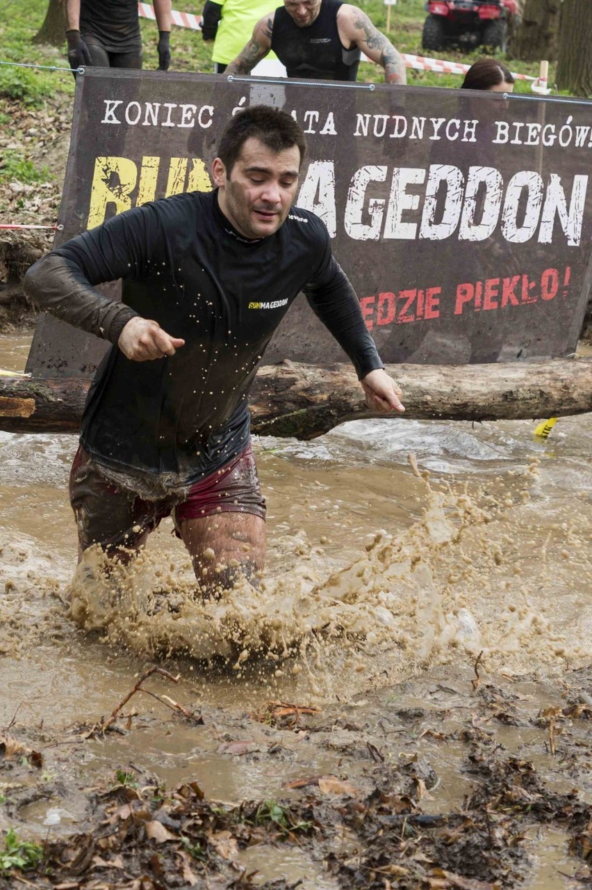 Runmageddon 2014. Zobacz z czym musieli zmierzyć się...