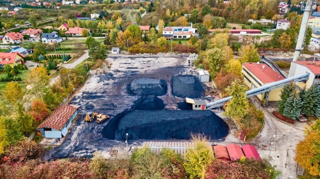 Władze  Sandomierza rozważają możliwość przystąpienia do sprzedaży węgla sprowadzonego przez Polski Rząd. Węgiel będzie składowany na placu Przedsiębiorstwa Energetyki Cieplnej w Sandomierzu.