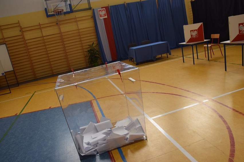 Wybory 2019. W Zduńskiej Woli trwa głosowanie [zdjęcia]