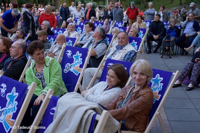 Tłumy stargardzian bawiły się w nowo otwartym Teatrze Letnim na koncercie z okazji 20-lecia Art Cafe