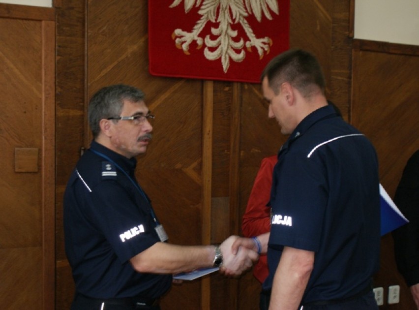 Śrem: nowi policjanci w naszej komendzie. Już ich oficjalnie przyjęto  [ZDJĘCIA]