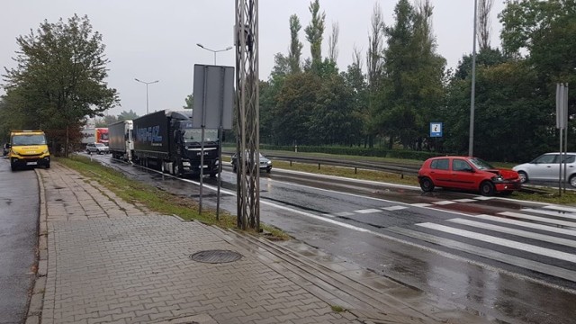 We wtorek, 4 września przed godz. 10 na drodze krajowej nr 94 w kierunku Katowic zderzyły się cztery samochody
