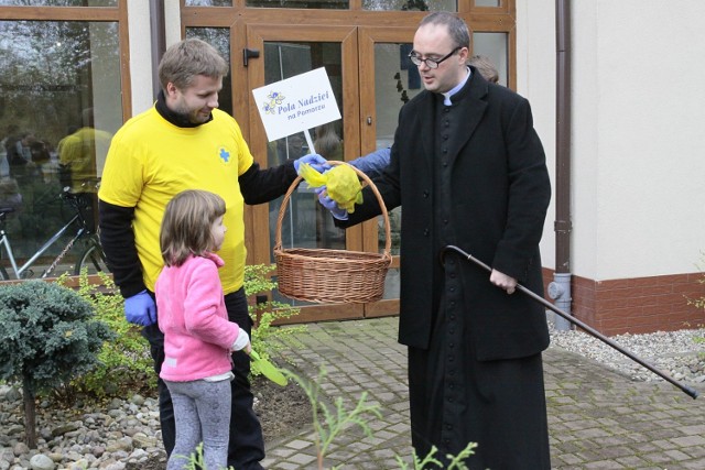 Ks. Jan Kaczkowski - twórca Puckiego Hospicjum podczas inauguracji Pól Nadziei 2015