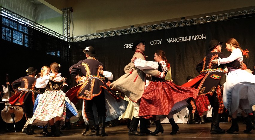 Zespół Regionalny Nawojowiacy śpiewa i tańczy od 25 lat