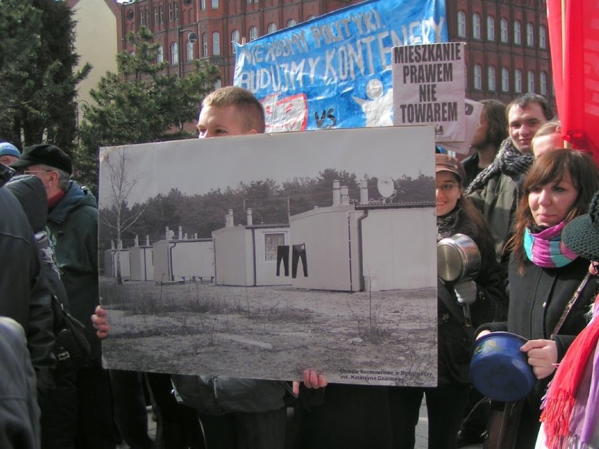 "Mieszkanie prawem nie towarem", "Odwołać Adamowicza" czy...