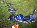 Wypadek motocyklisty w Hutkach. Dwie osoby trafiły do szpitala