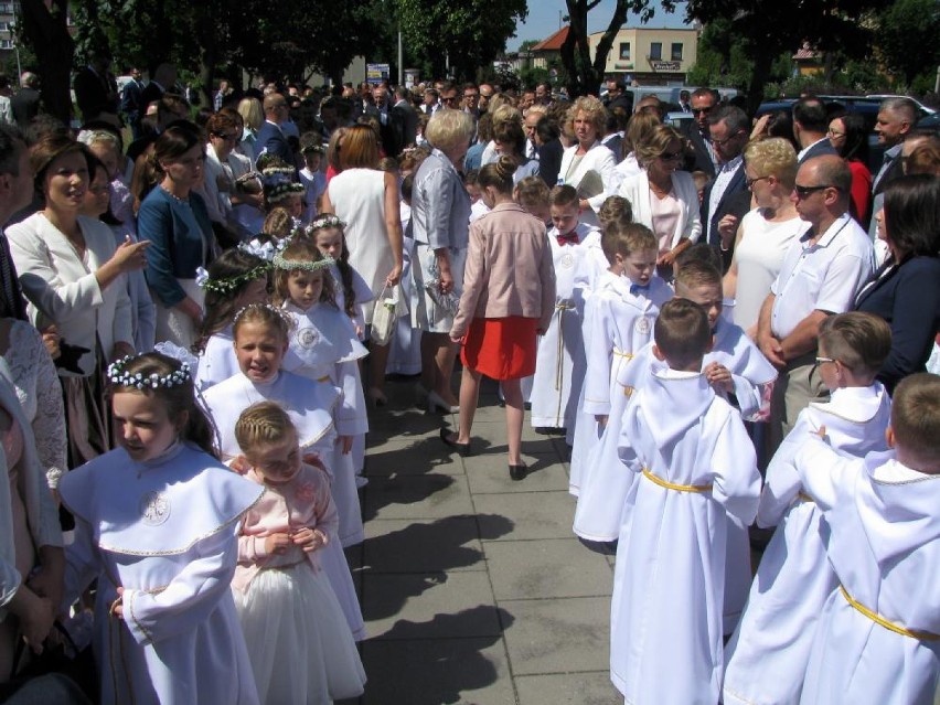 Pierwsza Komunia Święta w Sanktuarium Miłosierdzia Bożego w Ostrowie [FOTO]