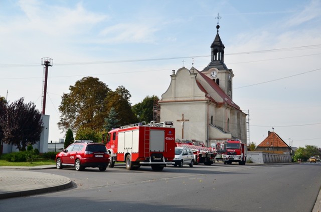 Pożar kościoła w Mieszkowie: Nadpaliły się deski oraz dachówka