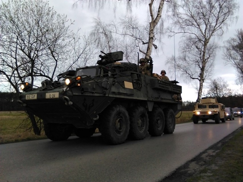 Kraków. Pojazdy armii USA przyjechały do bazy w Rząsce [ZDJĘCIA, WIDEO]