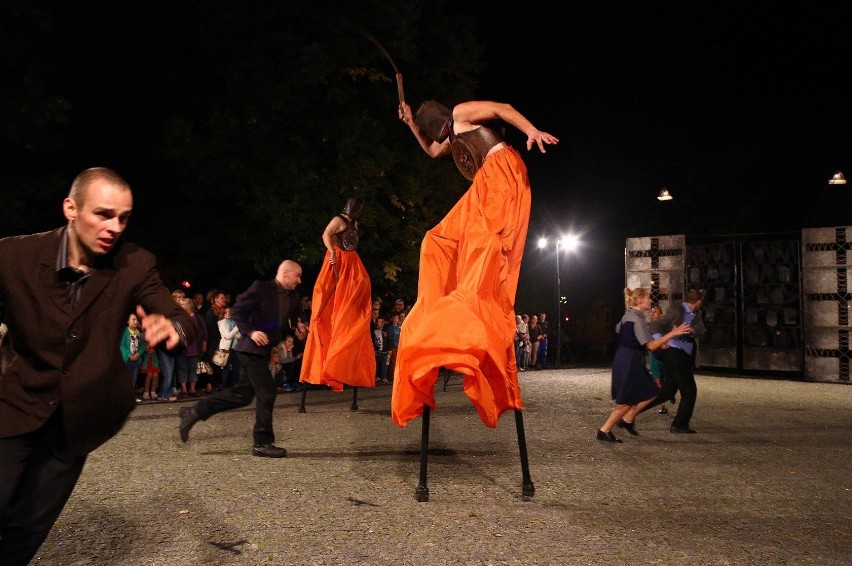 Radomsko: "Carmen Funebre" Teatru "Biuro Podróży" na...