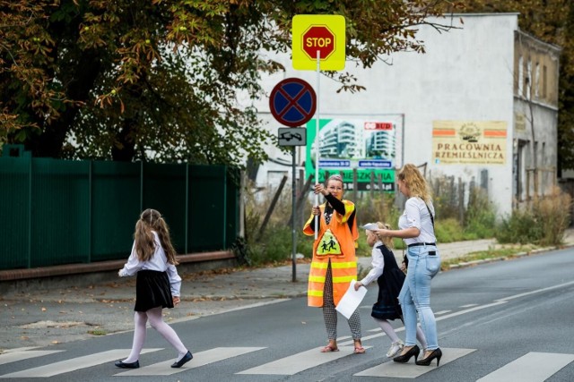 W roku szkolnym 2022/2023 bydgoskie agatki zabezpieczać będą 70 przejść dla pieszych przy 29 szkołach podstawowych.