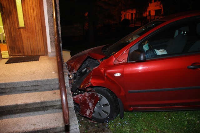 Do zdarzenia doszło około 22.00 na cieszyńskiej ulicy Na Wzgórzu.