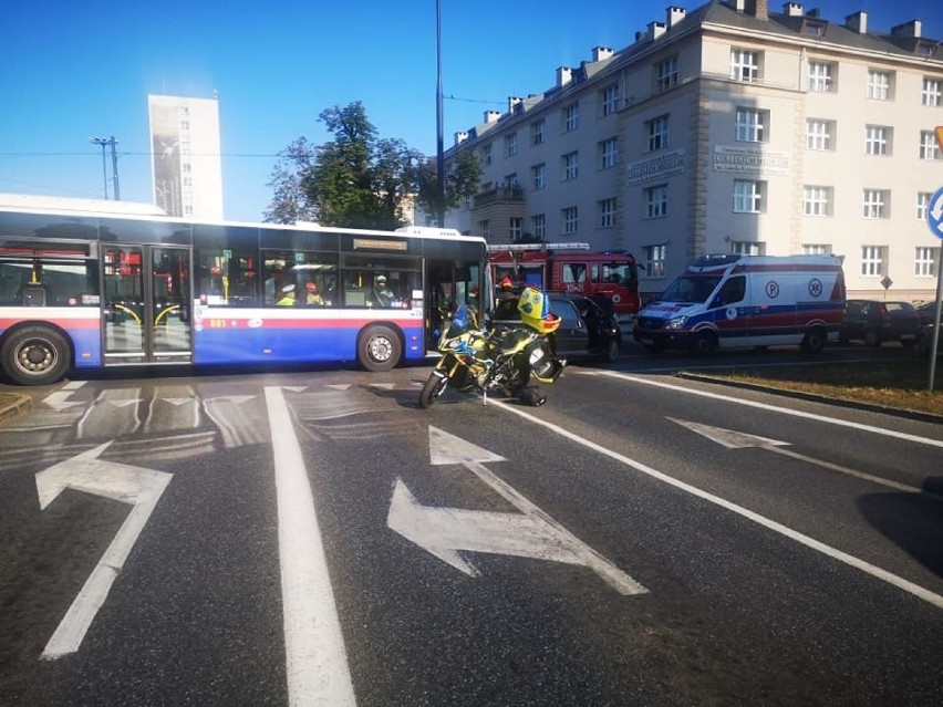 W wypadku poszkodowane zostały dwie osoby.