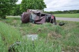 Wypadek w Skokach: Audi rozbiło się na drzewie