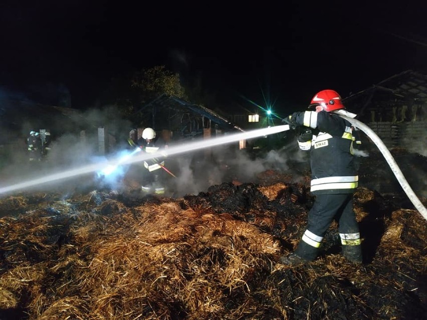 Strażacy gasili pożar w cegielni w Łukowej [ZDJĘCIA]
