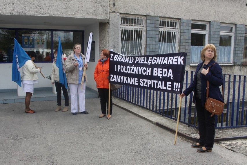 Puławskie pielęgniarki protestowały przed szpitalem
