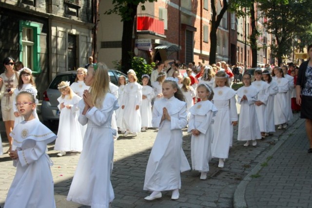 Boże Ciało 2014 w Zabrzu: Procesja parafii pw. św. Anny