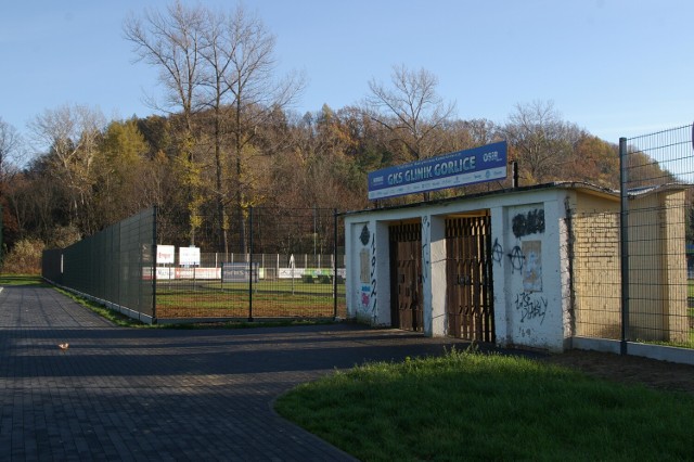 W zamyśle gospodarzy miasta jest jeszcze remont głównego wejścia na stadion od strony boiska ze sztuczną trawą i bramy wjazdowej do obiektu os strony ulicy Sienkiewicza.