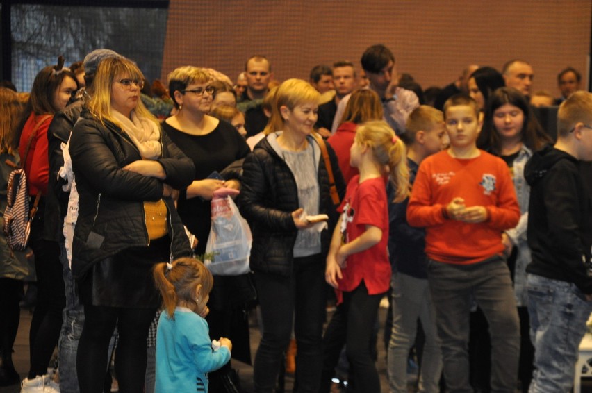 Jarmark Bożonarodzeniowy w Gołuchowie przyciągnął całe rodziny