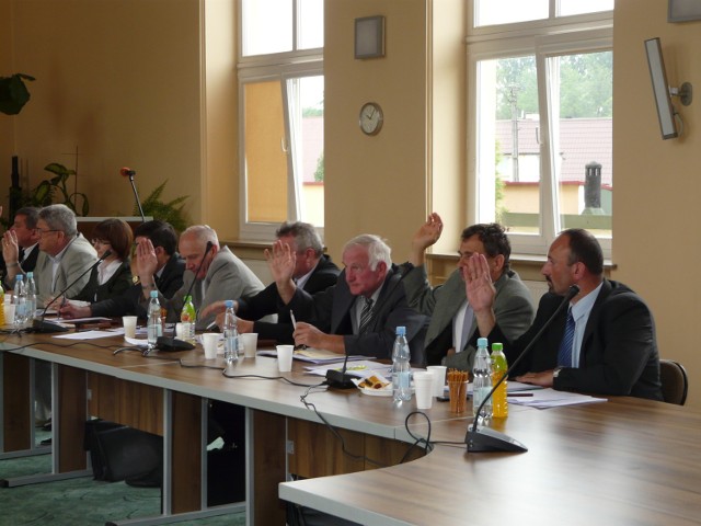 Radni Powiatu Rawskiego  jednogłośnie udzielili absolutorium zarządowi powiatu