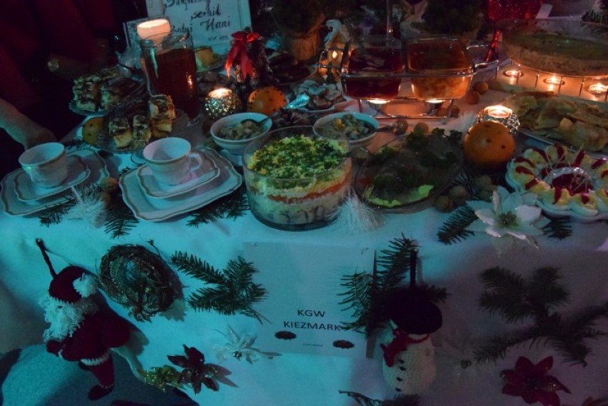 Trąbki Wielkie: Najsmaczniejsze potrawy świąteczne i najpiękniejsze dekoracje na Powiatowym Bożonarodzeniowym Stole [ZDJĘCIA, WIDEO]