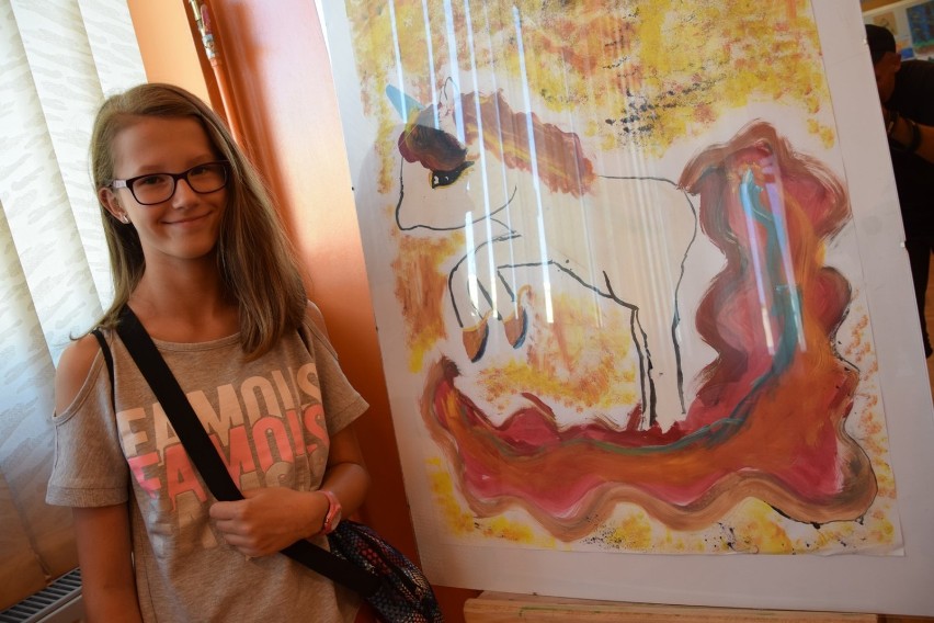 Poplenerowa wystawa prac młodych plastyków w Spółdzielczym Domu Kultury w Sieradzu (zdjęcia)