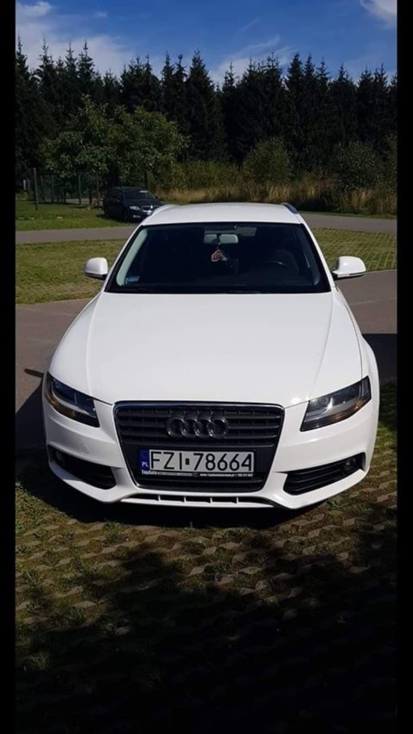 Nocą złodziej lub złodzieje ukradli białe audi A4...