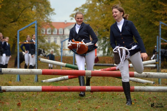 Zorganizowana w przyszkolnym parku pałacowym impreza była świętem jeździectwa i miłośników koni.