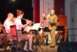 Orkiestra wojskowa z Żagania zagrała w pałacu! Ależ to był niesamowity koncert! Byliście? Jesteście na zdjęciach?