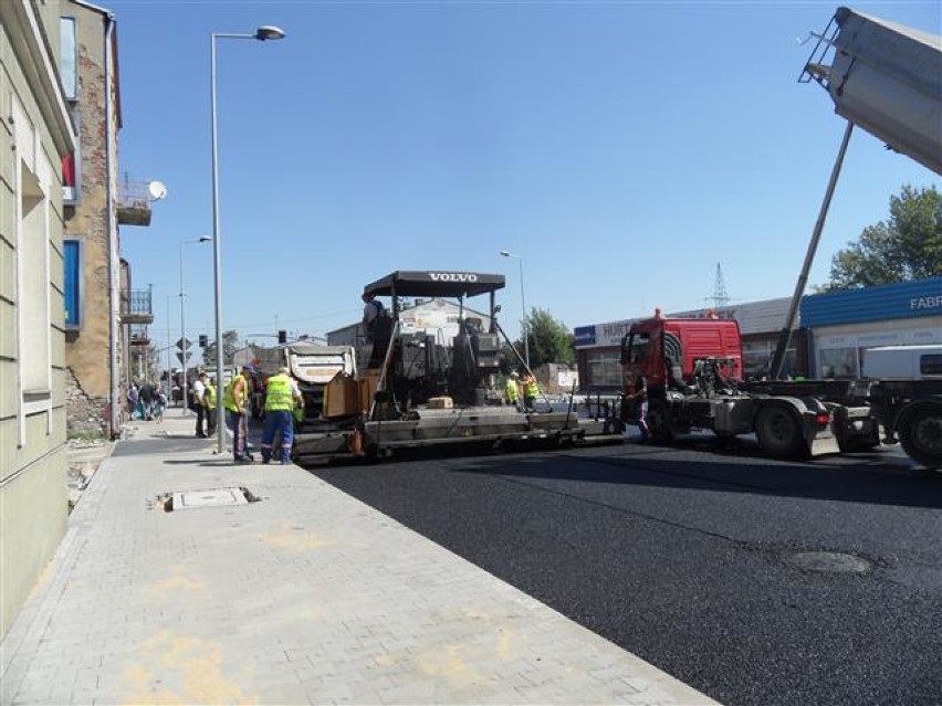 Częstochowa: trwa remont ulicy Warszawskiej i ronda Trzech Krzyży. Nowe objazdy dla autobusów