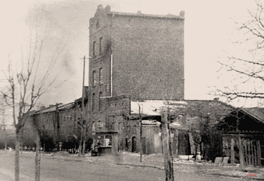 Lata 1950-1960 , Radom, ul. Struga 57.


ZOBACZ TEŻ: 

Jak...