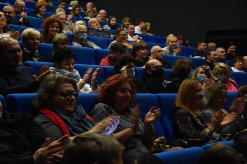 Wągrowiec. Dawid Ogrodnik odwiedził rodzinne miasto. Na spotkanie przyszło bardzo dużo osób 