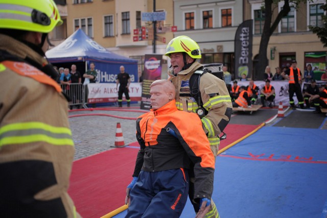 W sobotę w Toruniu starcie w formule "Toughest Firefighter Alive". Kto zostanie "najtwardszym strażakiem"?