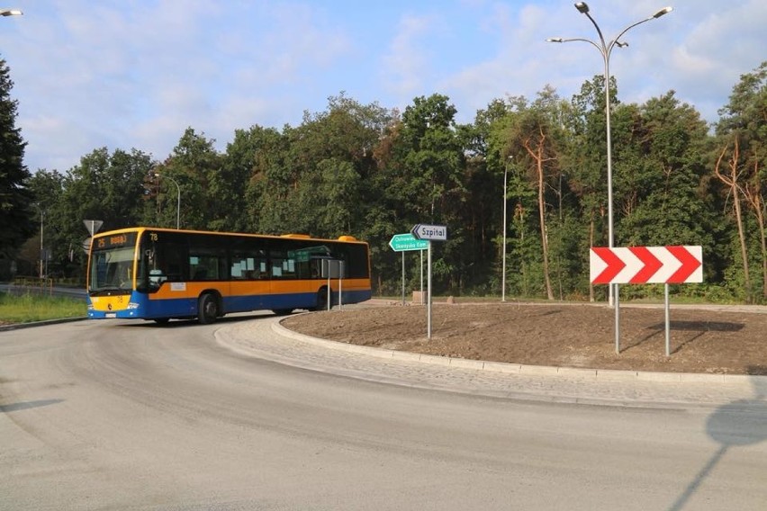 Radomska w Starachowicach już przejezdna. Budowlańcy dotrzymali słowa i w nocy skończyli prace na rondzie