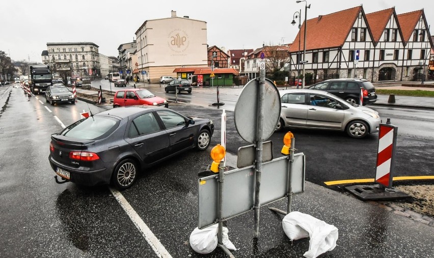 Dla ruchu zamknie południową jezdnię ulicy Wały...