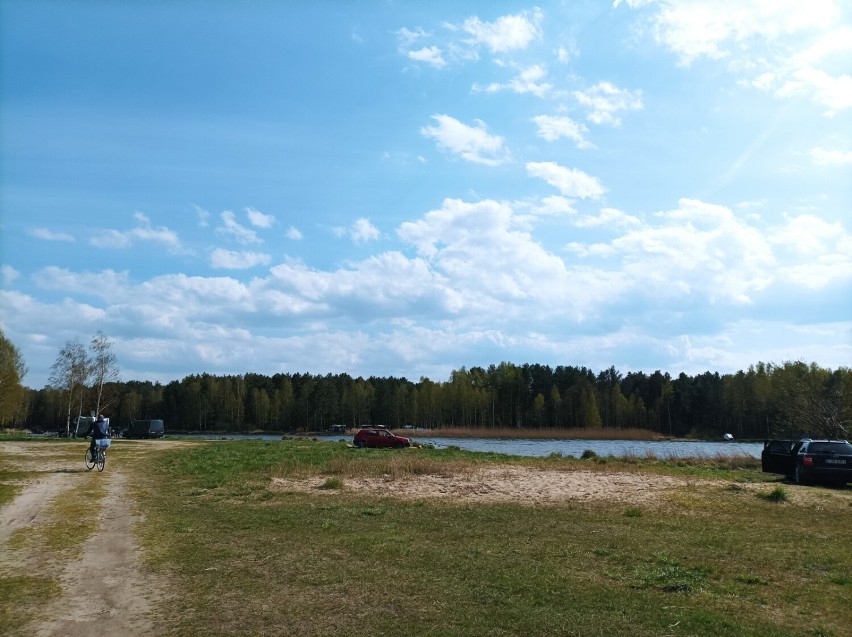 Port i kemping w Treście nad Zalewem Sulejowskim w nowym sezonie. Czy można tu wypocząć? [ZDJĘCIA]