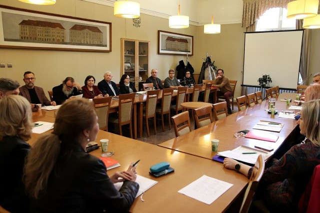 Rok Marii Dąbrowskiej w Kaliszu. Inauguracyjne spotkanie komitetu obchodów u prezydenta