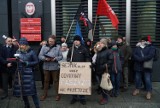 Protest przeciw wprowadzeniu obowiązku szczepień w Wielkopolsce po apelu PO na sesji Sejmiku Województwa Wielkopolskiego