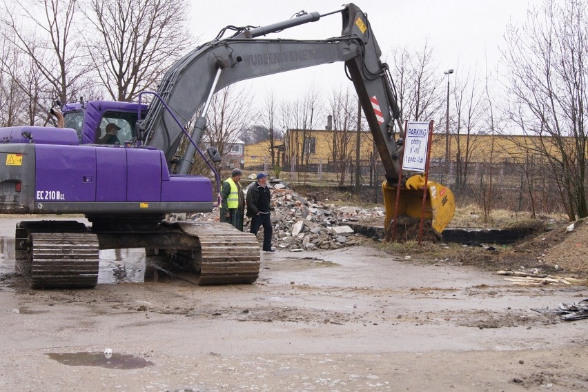 Budynek Carosa poszedł pod młotek! Foto i Wideo