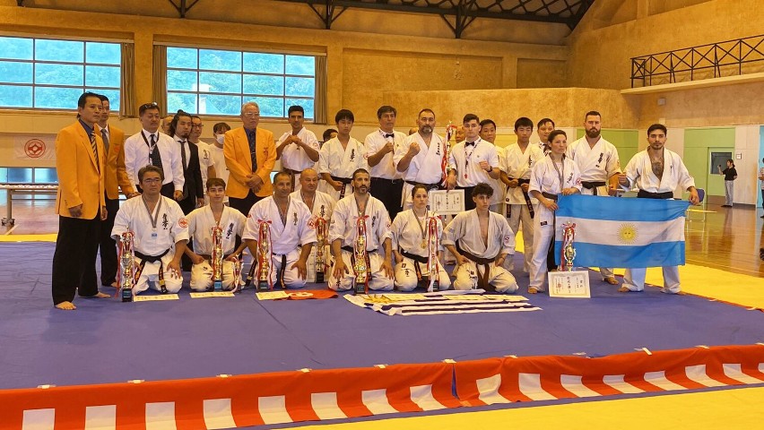 Zawodnicy z Klubu Karate Kyokushin Legnica zdobyli w Japonii stopnie mistrzowskie