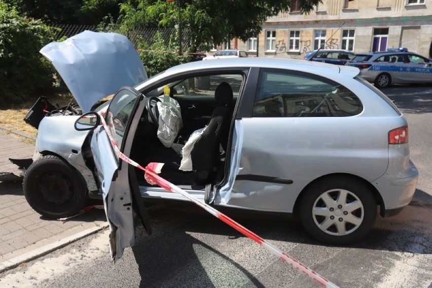 Wypadek na skrzyżowaniu ulic 6 Sierpnia i Strzelców...