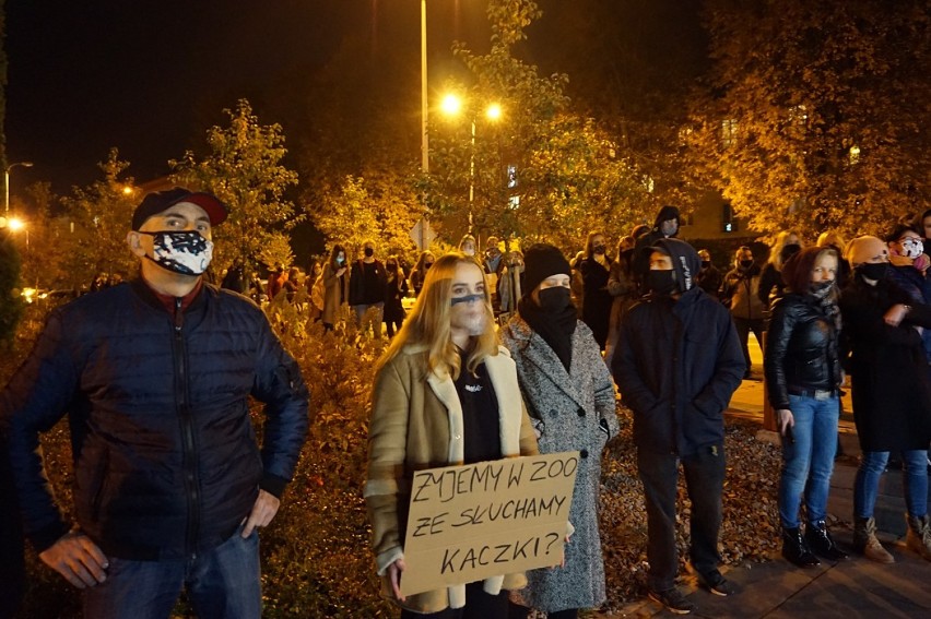 Strajk w Kraśniku. Mieszkańcy kolejny raz protestowali po wyroku TK w sprawie aborcji. Zobacz zdjęcia