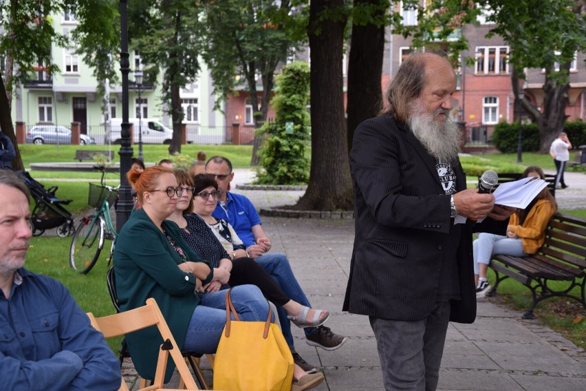 Narodowe Czytanie 2020 w Ogrodzie Sztuk Miejskiej Biblioteki...