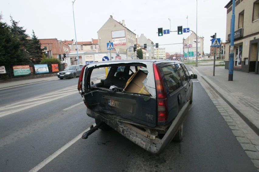 Wypadek na ulicy II Armii Wojska Polskiego w Legnicy (ZDJĘCIA)