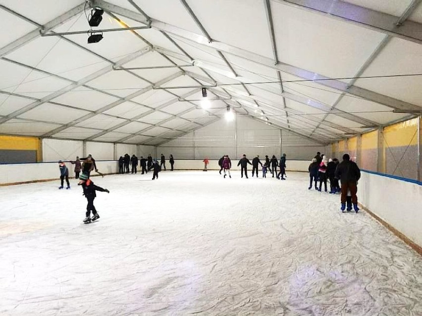 Bezpłatne wejścia dla dzieci i młodzieży na lodowisko Sirka w Uniejowie. Kiedy?